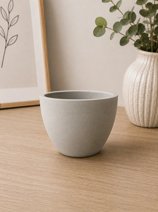 Kleiner moderner Blumentopf