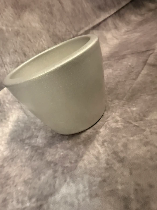 Kleiner moderner Blumentopf