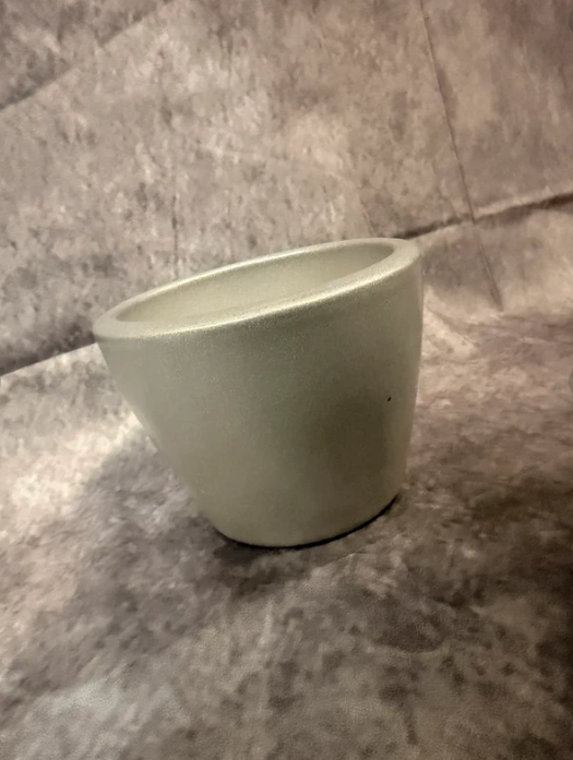 Kleiner moderner Blumentopf